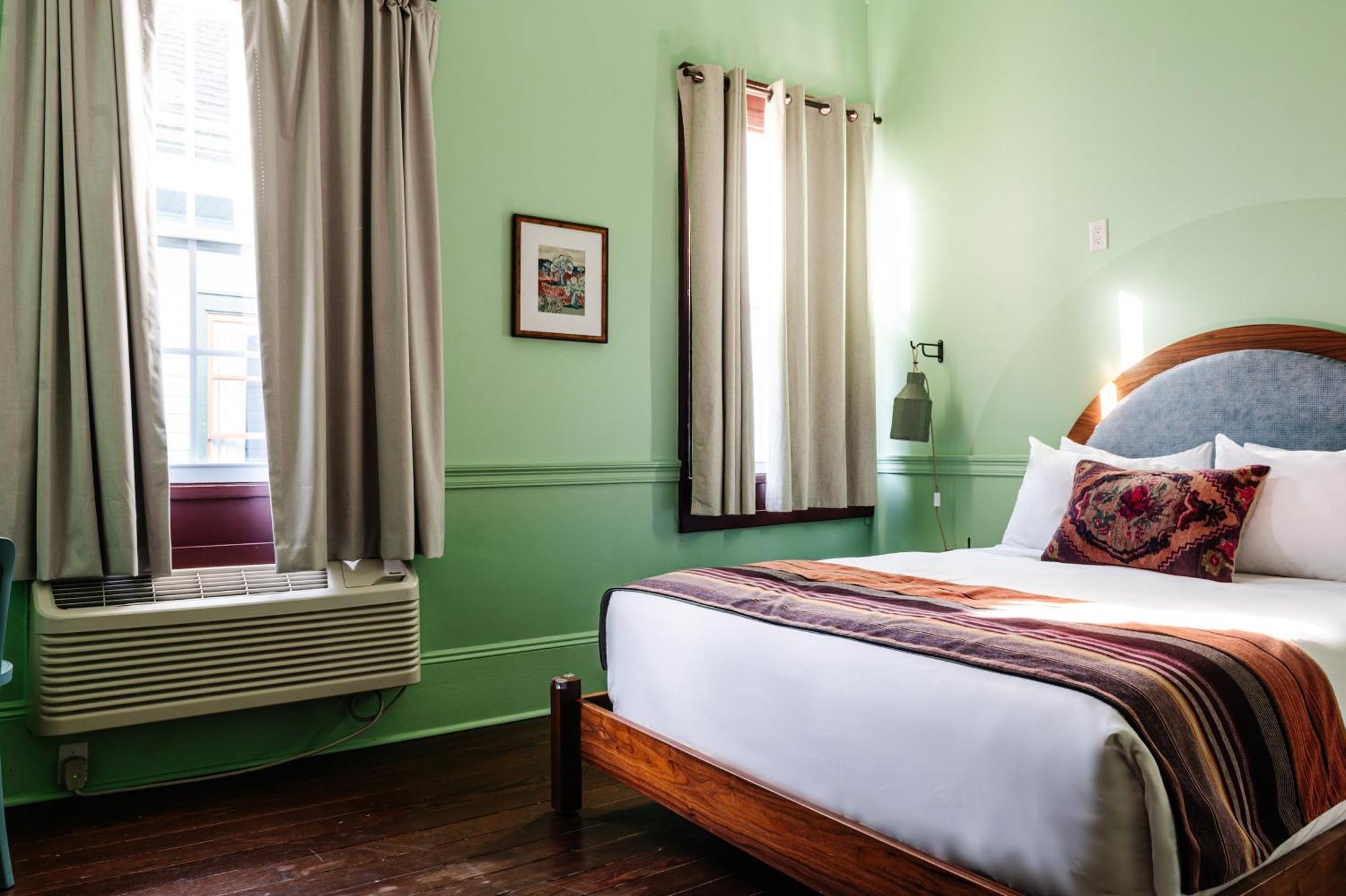 Hotel The Frenchmen New Orleans By Kasa Exterior foto